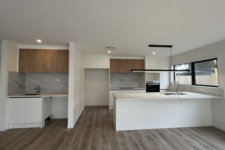 Photo of property in 30b Durham Street, Te Atatu Peninsula, Auckland, 0610