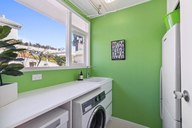 Photo of property in 8 Simla Crescent, Khandallah, Wellington, 6035