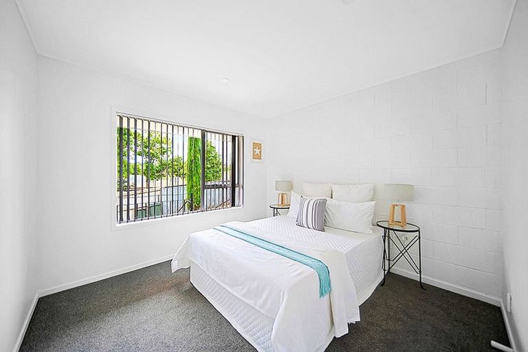 Photo of property in 28c James Road, Manurewa, Auckland, 2102