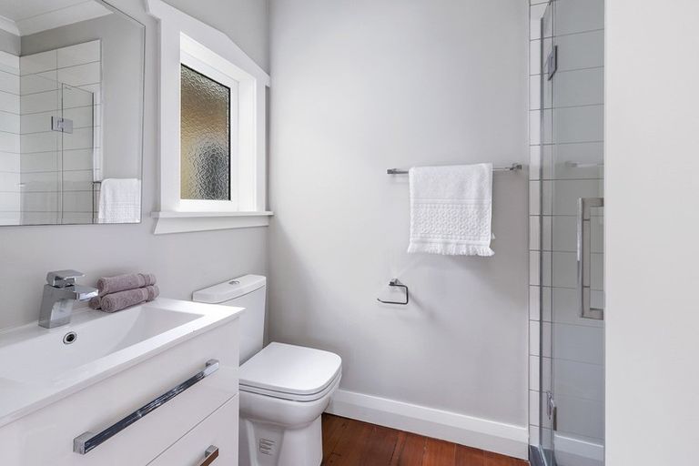 Photo of property in 129 Melbourne Road, Island Bay, Wellington, 6023