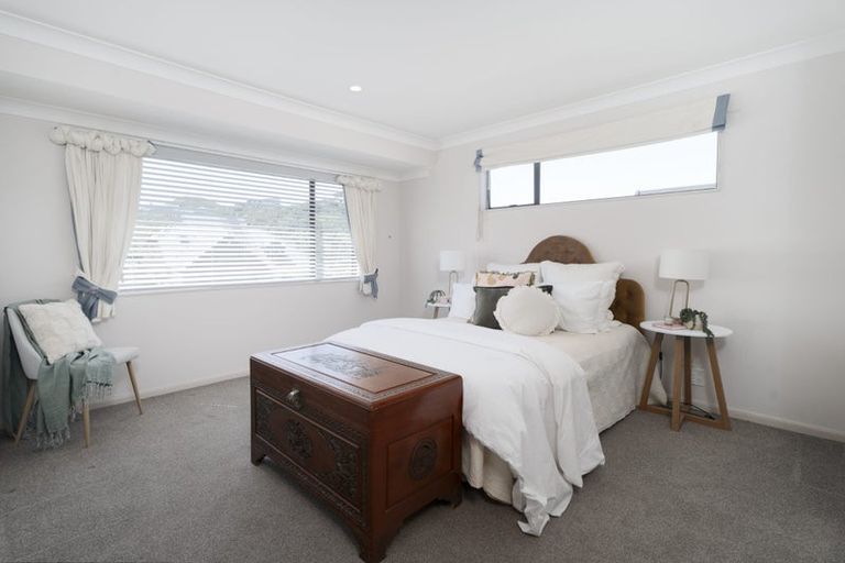 Photo of property in 121 Westchester Drive, Churton Park, Wellington, 6037