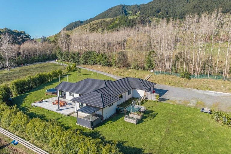 Photo of property in 6 Hadfield Road, Peka Peka, Waikanae, 5391