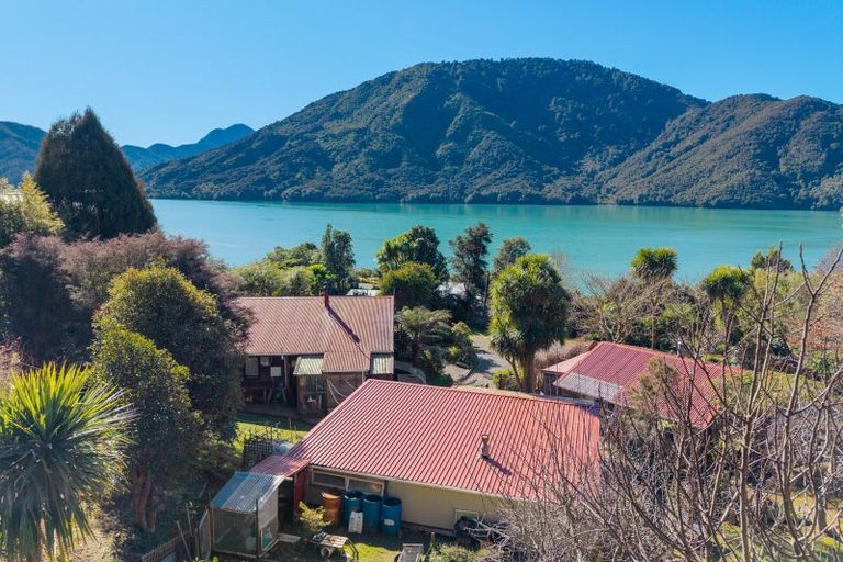 Photo of property in 810a Queen Charlotte Drive, Havelock, 7281