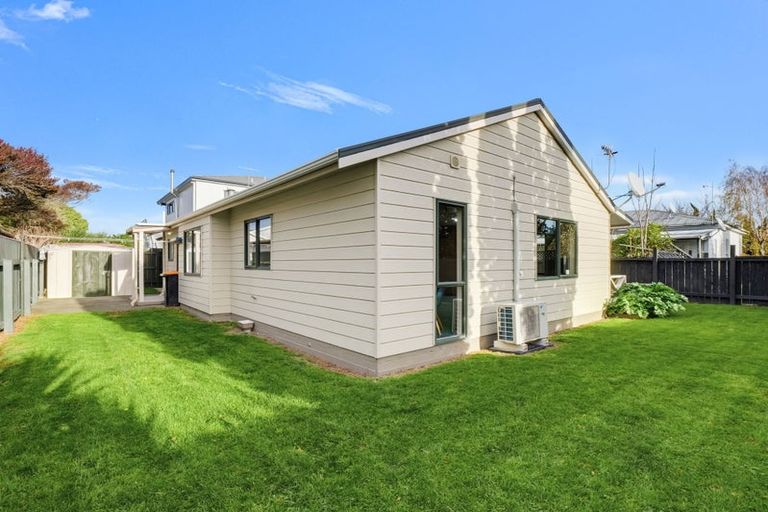Photo of property in 33 Ruahine Street, Roslyn, Palmerston North, 4414