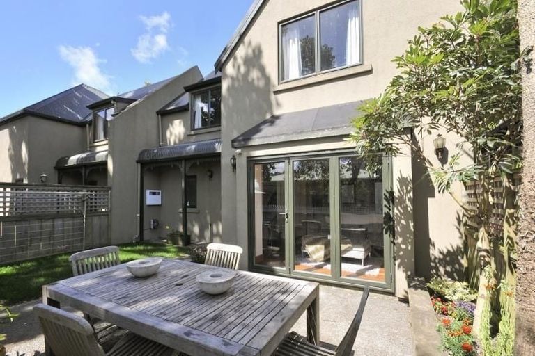 Photo of property in 33b Nairn Street, Mount Cook, Wellington, 6011