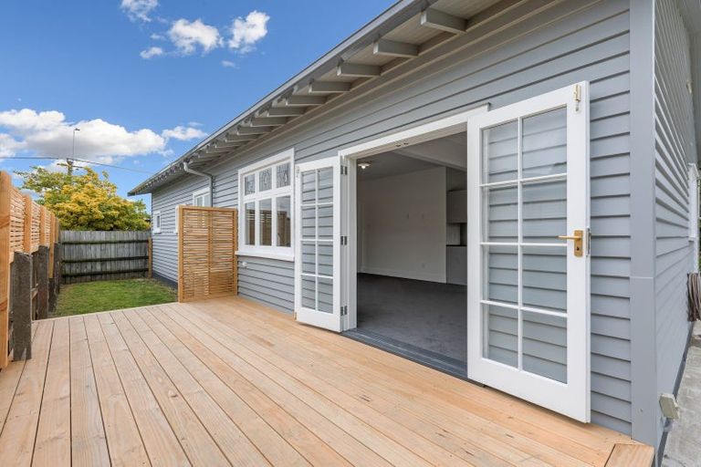 Photo of property in 234 Centaurus Road, Saint Martins, Christchurch, 8022