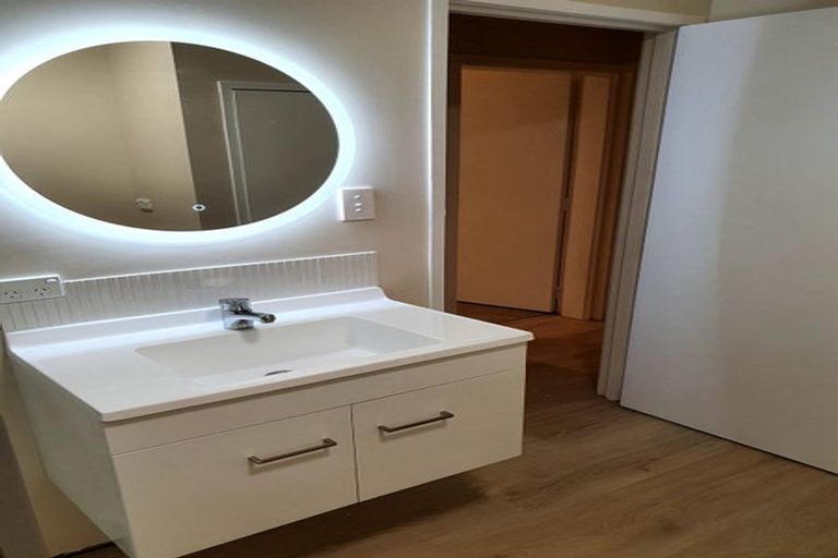 Photo of property in 2/19 Milton Road, Orewa, 0931