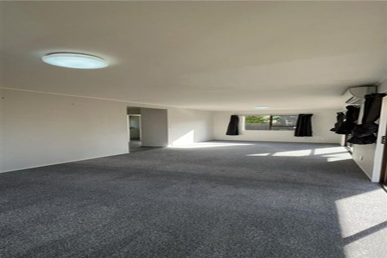 Photo of property in 1/127 Clevedon Road, Papakura, 2110