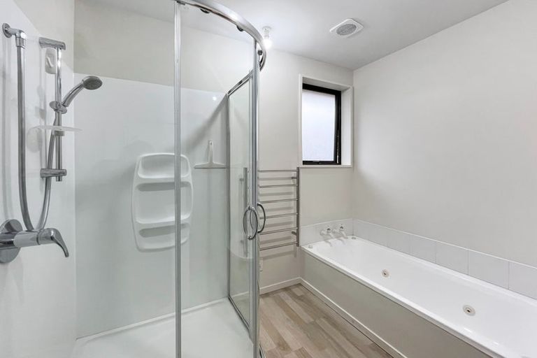 Photo of property in 2/53 Mcfaddens Road, St Albans, Christchurch, 8052