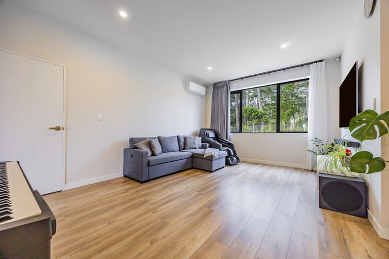Photo of property in 83 Nobilo Road, Kumeu, 0810