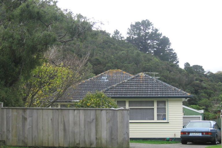 Photo of property in 54 Raukawa Street, Stokes Valley, Lower Hutt, 5019
