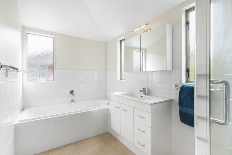 Photo of property in 10 Norman Road, Hauraki, Auckland, 0622