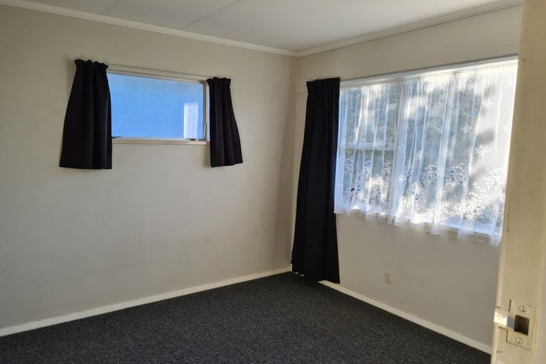 Photo of property in 94-96 Chelwood Street, Takaro, Palmerston North, 4412