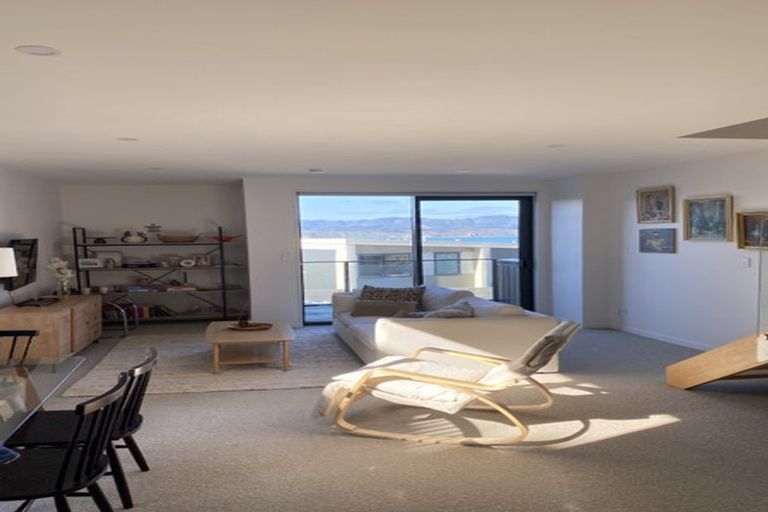 Photo of property in 15/52 High Street, Island Bay, Wellington, 6023