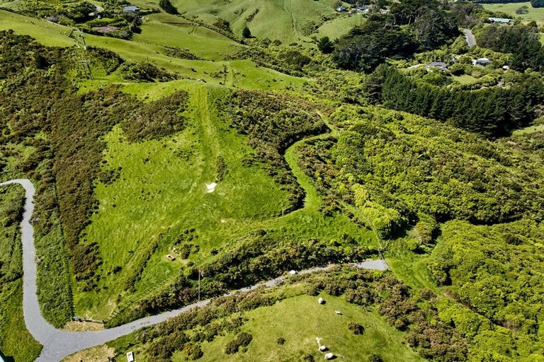 Photo of property in 132 Bing Lucas Drive, Tawa, Wellington, 5028