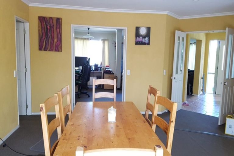 Photo of property in 10 Tyburn Lane, Unsworth Heights, Auckland, 0632