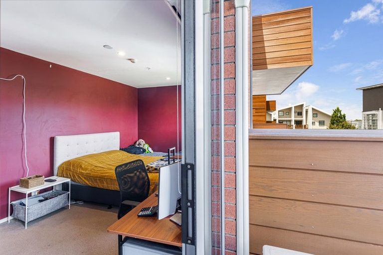 Photo of property in 2/160c Hobsonville Point Road, Hobsonville, Auckland, 0616