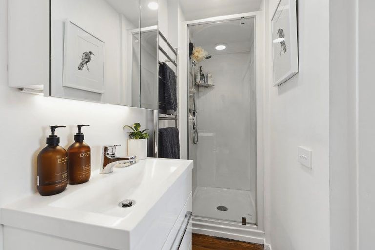 Photo of property in 44 Orangi Kaupapa Road, Northland, Wellington, 6012