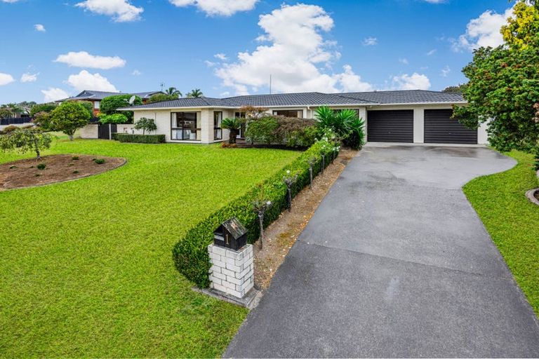 Photo of property in 1 Elrita Place, Conifer Grove, Takanini, 2112