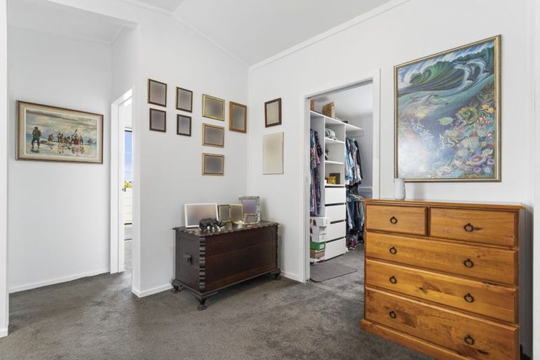 Photo of property in 2/9 Barcroft Place, Clendon Park, Auckland, 2103