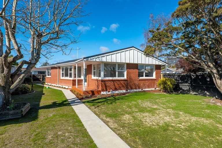 Photo of property in 2 Freebairn Street, Redwood, Christchurch, 8051