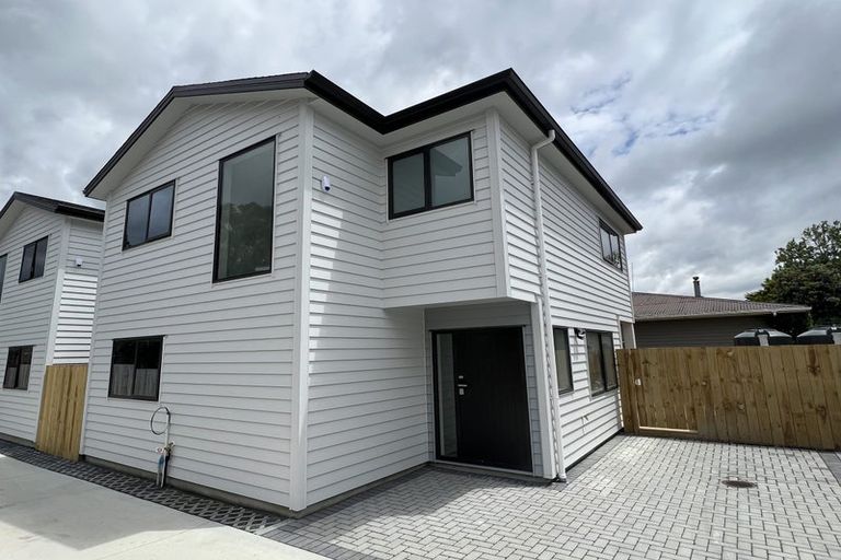 Photo of property in 30b Durham Street, Te Atatu Peninsula, Auckland, 0610