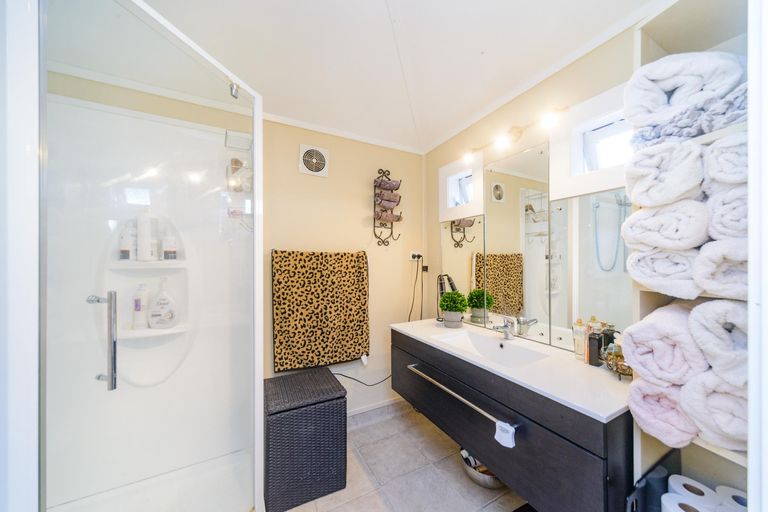 Photo of property in 97 Featherston Street, Takaro, Palmerston North, 4412