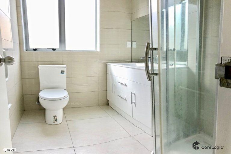 Photo of property in 18 Newington Road, Henderson, Auckland, 0612