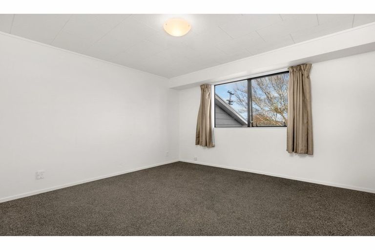 Photo of property in 1/1 Meadowvale Avenue, Forrest Hill, Auckland, 0620