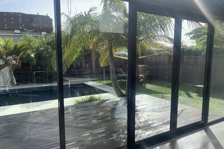 Photo of property in 4 Halyard Place, Te Atatu Peninsula, Auckland, 0610