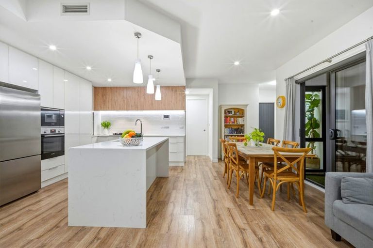 Photo of property in 2 Windlass Street, Long Bay, Auckland, 0630