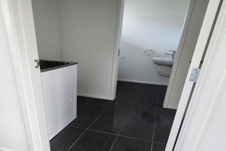 Photo of property in Marina View Apartments, 204/4 Reads Quay, Gisborne, 4010