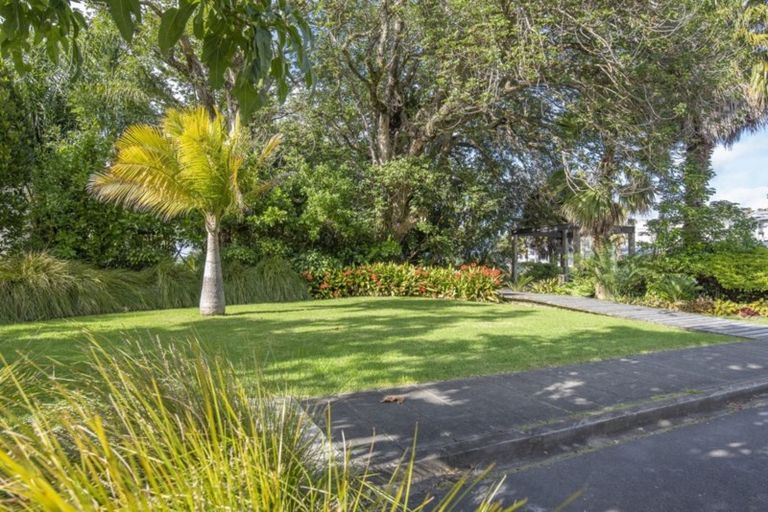 Photo of property in 7 Kensington Drive, Orewa, 0931