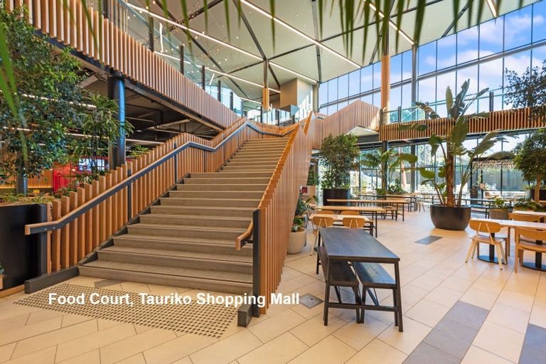 Photo of property in 2 Carex Close, Pyes Pa, Tauranga, 3112