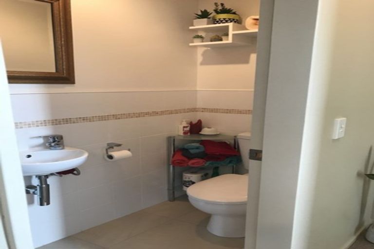 Photo of property in 42u4 Hoover Street, Brooklyn, Wellington, 6021