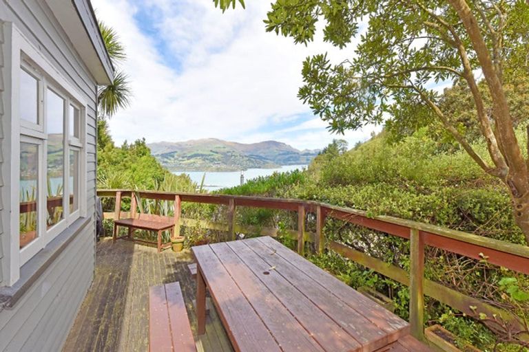 Photo of property in 64 Hawkhurst Road, Lyttelton, 8082