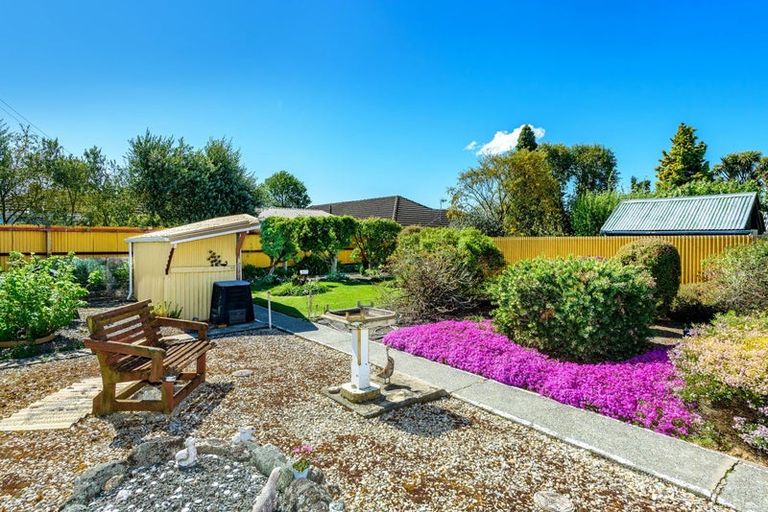 Photo of property in 36 Aorangi Road, Bryndwr, Christchurch, 8053