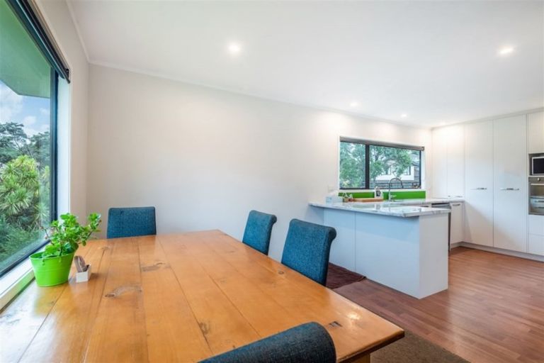 Photo of property in 8 Luxor Place, Massey, Auckland, 0614