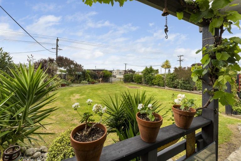 Photo of property in 127 Seabury Avenue, Foxton Beach, Foxton, 4815