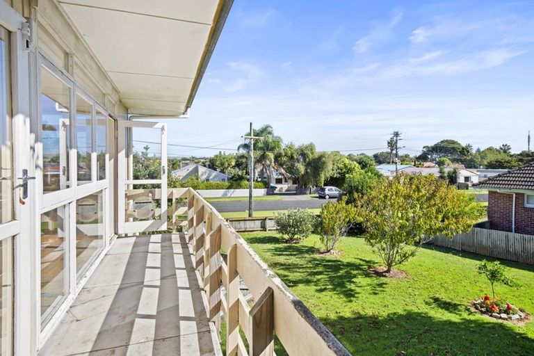 Photo of property in 2/17 Kent Street, Waiuku, 2123