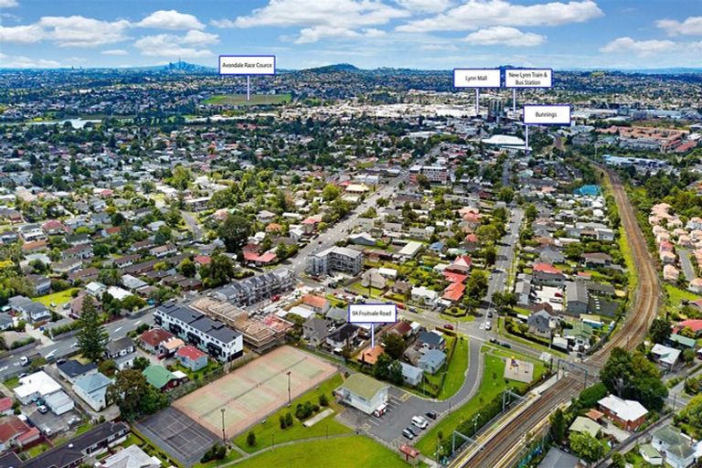 Photo of property in 9a Fruitvale Road, New Lynn, Auckland, 0600