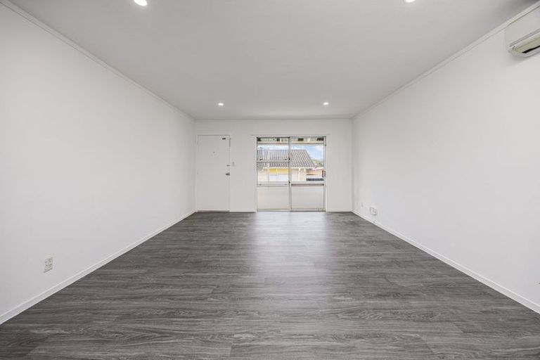 Photo of property in 2/51 Rimu Street, New Lynn, Auckland, 0600