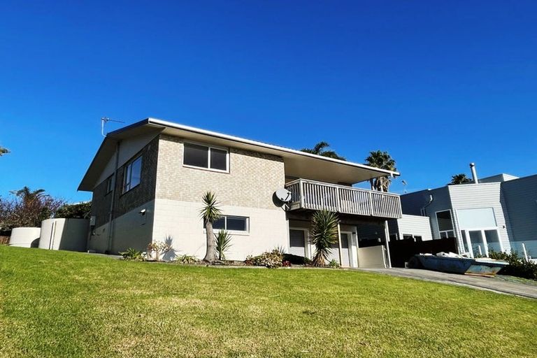 Photo of property in 57 Pacific Parade, Army Bay, Whangaparaoa, 0930