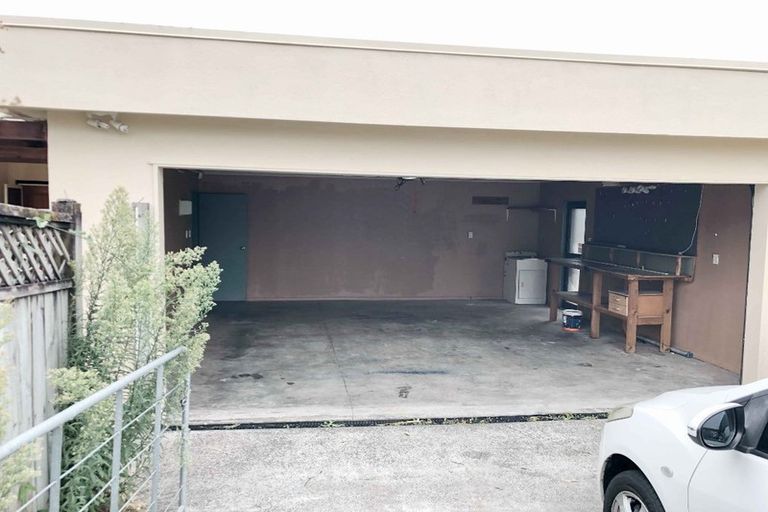 Photo of property in 39 Makora Road, Massey, Auckland, 0614