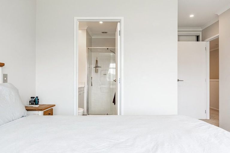 Photo of property in 12b Dida Park Drive, Kumeu, 0810