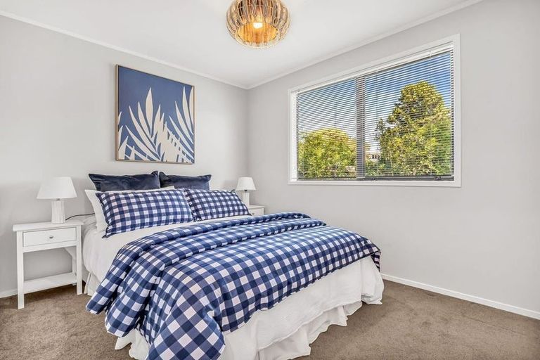 Photo of property in 7 Panzic Place, Glen Eden, Auckland, 0602