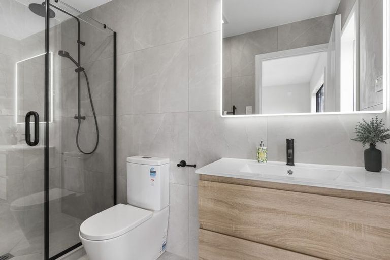 Photo of property in 33a Patons Road, Howick, Auckland, 2014