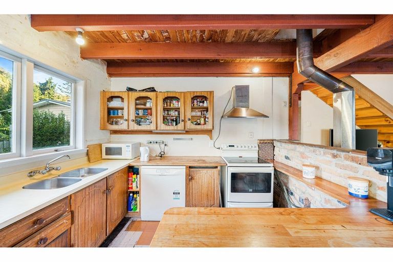 Photo of property in 14a South Lynn Road, Titirangi, Auckland, 0604