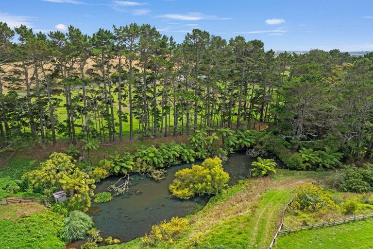 Photo of property in 287 Taurangaruru Road, Karioitahi, Waiuku, 2683