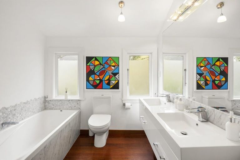 Photo of property in 15 Easdale Street, Kelburn, Wellington, 6012